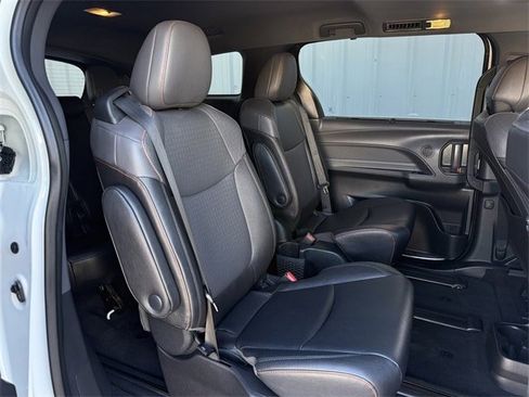 Used 2023 Toyota Sienna XSE w/ XSE Plus Package image 34