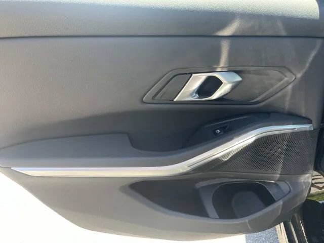 Used 2025 BMW 330i xDrive Sedan AWD/4WD image 20