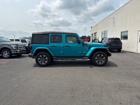 Used 2019 Jeep Wrangler Unlimited Sahara w/ LED Lighting Group AWD/4WD image 6