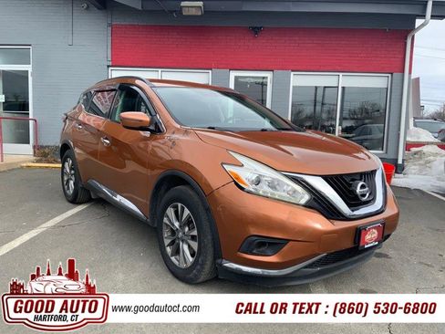 Used 2017 Nissan Murano SV image 3
