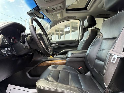 Used 2015 GMC Yukon XL Denali w/ Touring Package AWD/4WD image 38