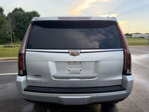Used 2016 Cadillac Escalade Premium RWD image 4