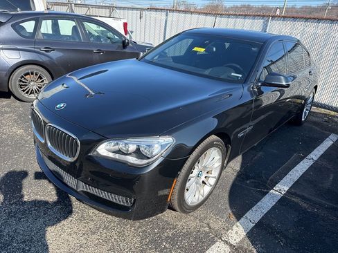 Used 2015 BMW 740Li image 2