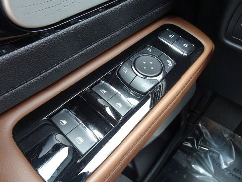Used 2022 Lincoln Aviator Reserve w/ Equipment Group 201A AWD/4WD image 24