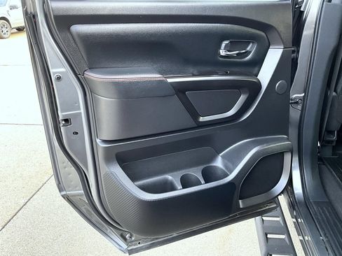 Used 2021 Nissan Titan PRO-4X w/ Pro-4x Convenience Package AWD/4WD image 21