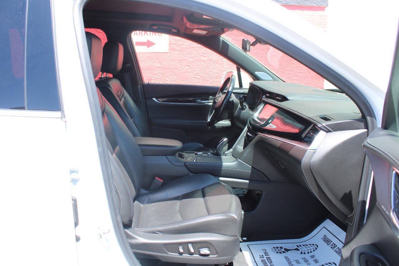 Used 2020 Cadillac XT6 Premium Luxury AWD/4WD image 12
