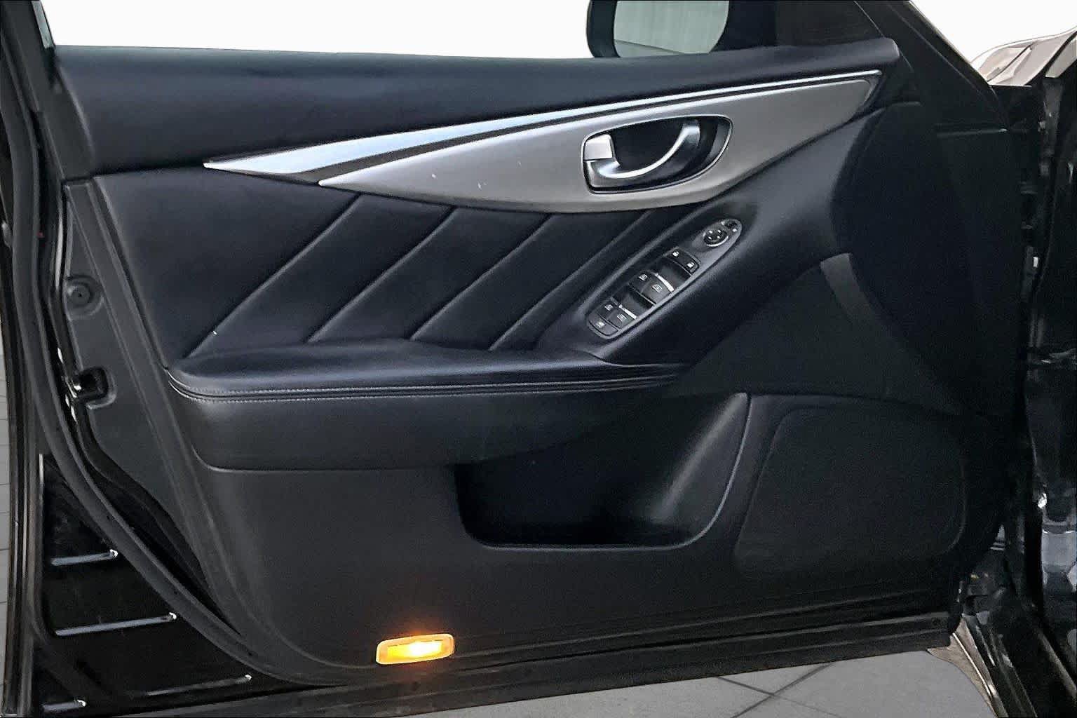 Used 2019 INFINITI Q50 Luxe w/ Essential Package (3.0T Luxe) RWD image 21