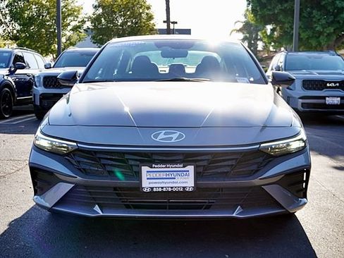 Used 2025 Hyundai Elantra Sport FWD image 5