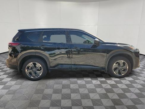 Used 2024 Nissan Rogue SV FWD image 4