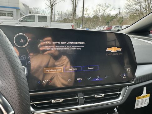 New 2026 Chevrolet Equinox EV LT image 30