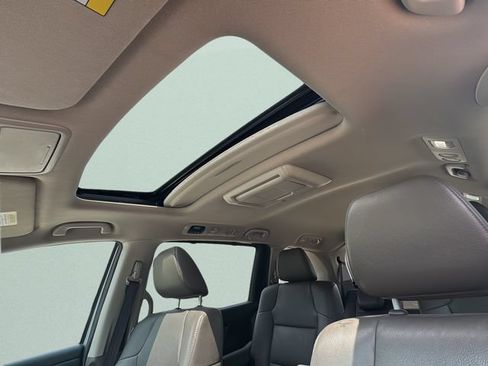 Used 2016 Honda Odyssey Touring image 13