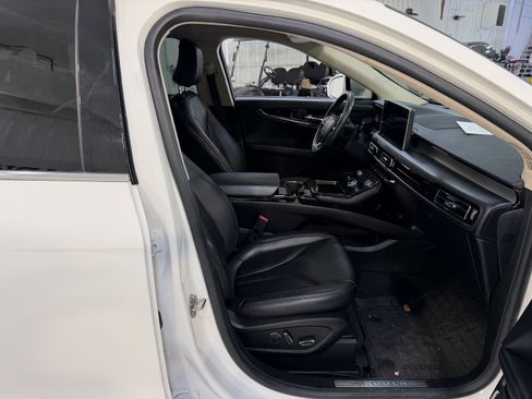 Used 2023 Lincoln Nautilus AWD w/ Premium Package image 13