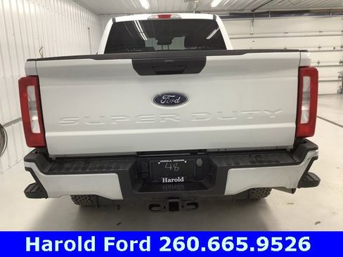 Used 2023 Ford F250 XLT w/ FX4 Off-Road Package image 5