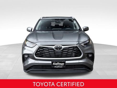 Certified 2025 Toyota Highlander XLE AWD/4WD image 4