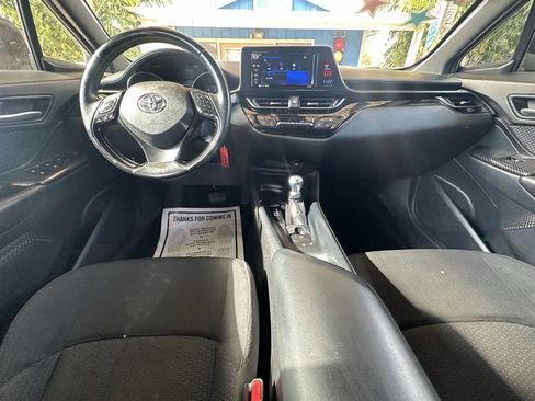 Used 2018 Toyota C-HR XLE image 14