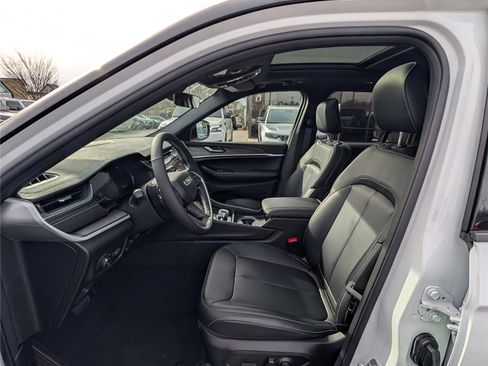 New 2025 Jeep Grand Cherokee Limited image 10