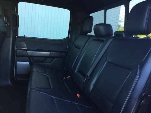 Used 2025 Ford F150 Lariat w/ Equipment Group 501A Mid image 8