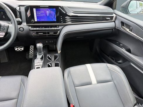 Used 2025 Toyota Camry SE image 27