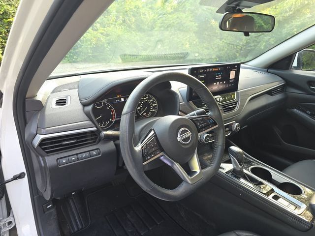 Used 2024 Nissan Altima 2.5 SL FWD image 14