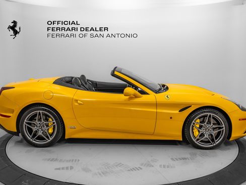 Certified 2017 Ferrari California T image 9