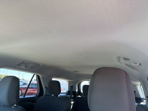 Used 2021 Ford Explorer XLT image 15