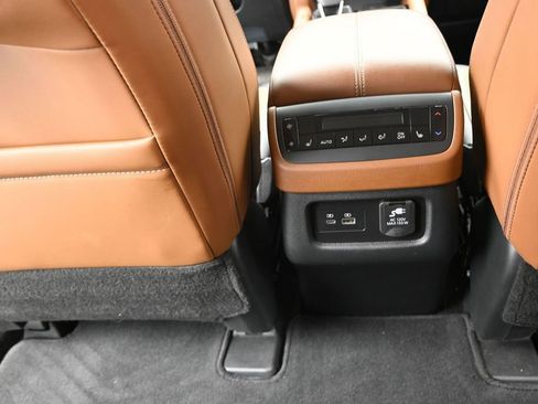 Used 2025 Nissan Pathfinder Platinum w/ Cargo Package FWD image 9