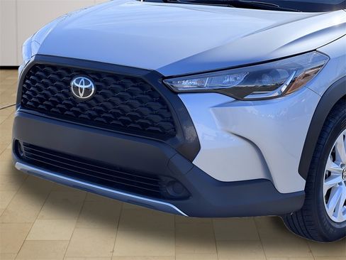 Used 2022 Toyota Corolla Cross LE image 35