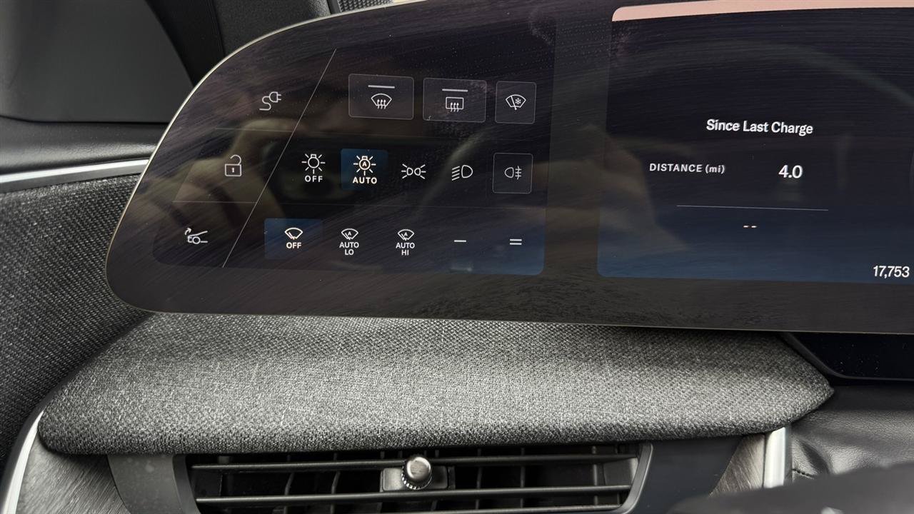 Used 2024 Lucid Air Touring AWD/4WD image 46