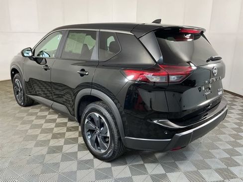 Used 2024 Nissan Rogue SV AWD/4WD image 9