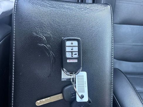 Used 2018 Honda CR-V Touring image 32