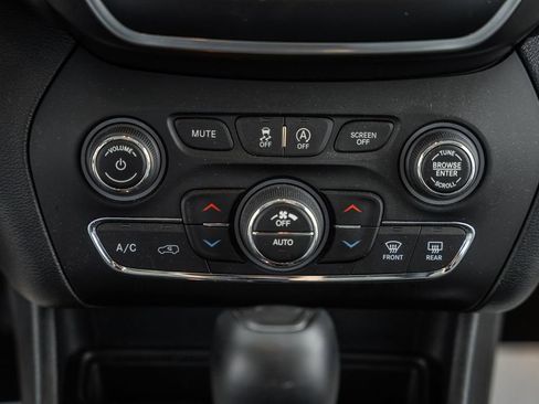 Used 2021 Jeep Cherokee Latitude Lux w/ Sun & Sound Group image 26