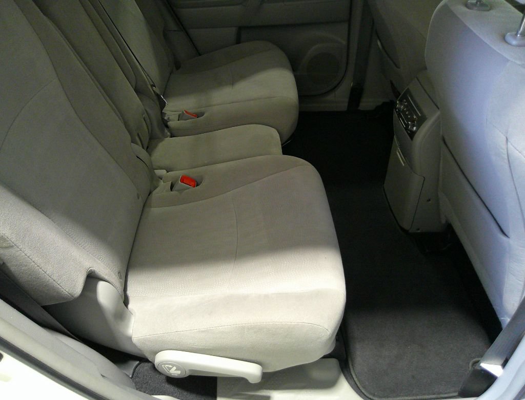 Used 2013 Toyota Highlander Plus FWD image 42