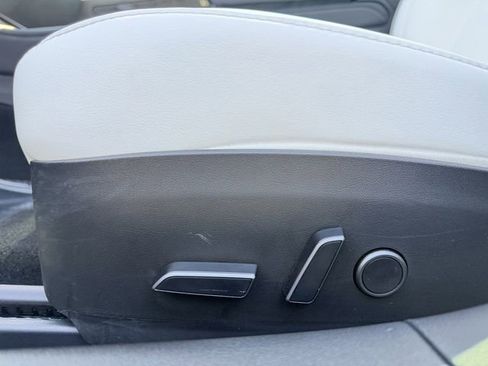 Used 2023 Tesla Model 3 Standard Range image 13