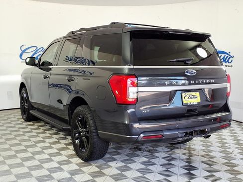Used 2022 Ford Expedition XLT RWD image 2