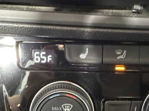 Used 2021 Volkswagen Jetta GLI FWD image 23