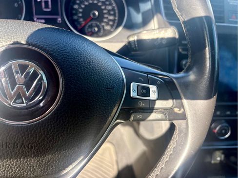 Used 2018 Volkswagen Golf SE FWD image 17