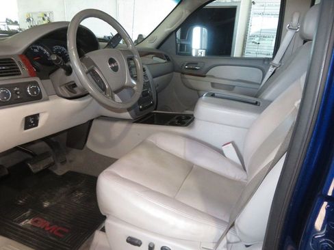 Used 2013 GMC Sierra 2500 SLT w/ SLT Convenience Package image 21