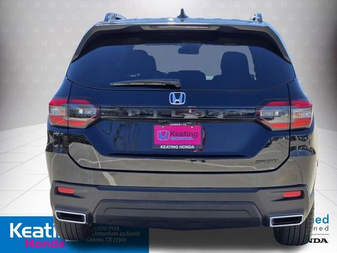 Certified 2025 Honda Pilot Sport image 7