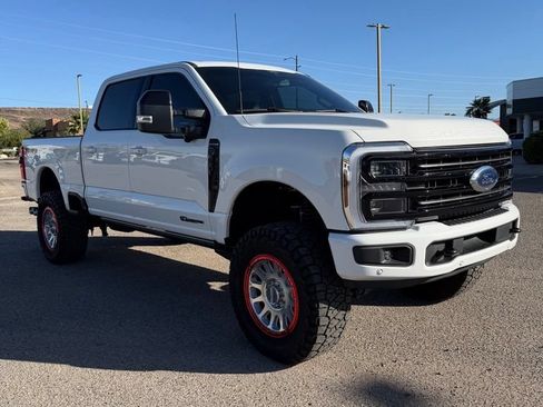 Used 2025 Ford F350 Platinum w/ FX4 Off-Road Package AWD/4WD image 7