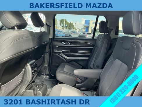 Used 2023 Jeep Grand Cherokee L Laredo image 22