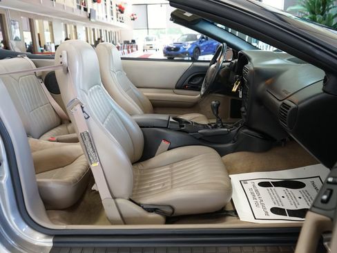 Used 2002 Chevrolet Camaro Z28 w/ Sport Appearance Pkg RWD image 49