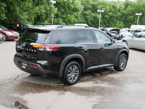 Certified 2024 Nissan Pathfinder SV AWD/4WD image 3