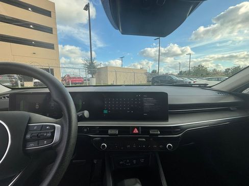 Used 2025 Kia K5 LXS image 32