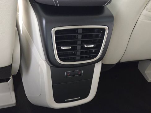 Certified 2019 Lincoln Nautilus Black Label w/ Cargo Utility Package FWD image 15