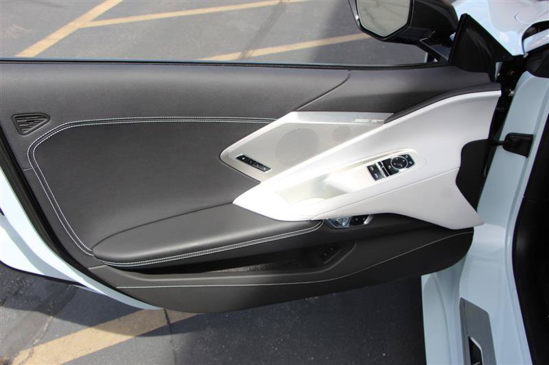 Used 2022 Chevrolet Corvette Stingray Preferred Cpe w/ Z51 Performance Package RWD image 26