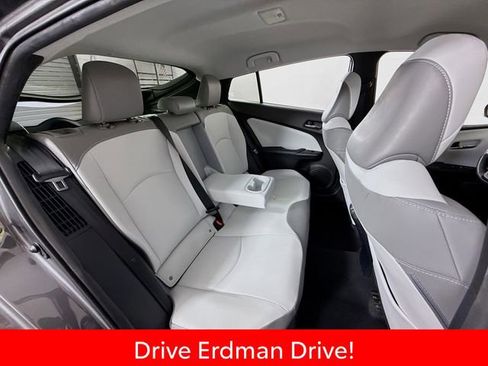 Used 2022 Toyota Prius Prime XLE FWD image 27