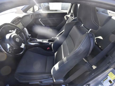 Used 2018 Toyota 86 image 7