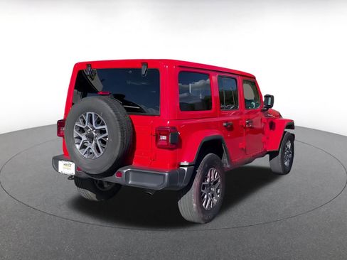 Used 2025 Jeep Wrangler Sahara image 14
