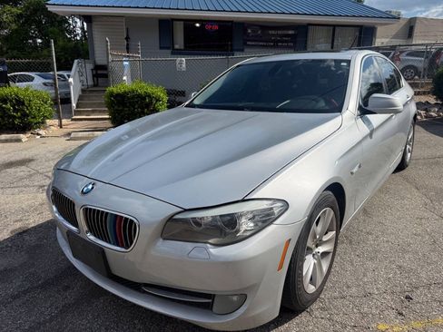 Used 2011 BMW 528i Sedan RWD image 1