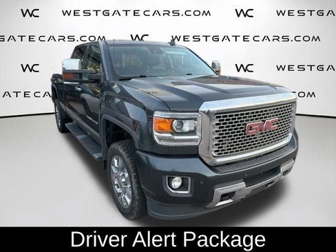 Used 2017 GMC Sierra 2500 Denali image 2
